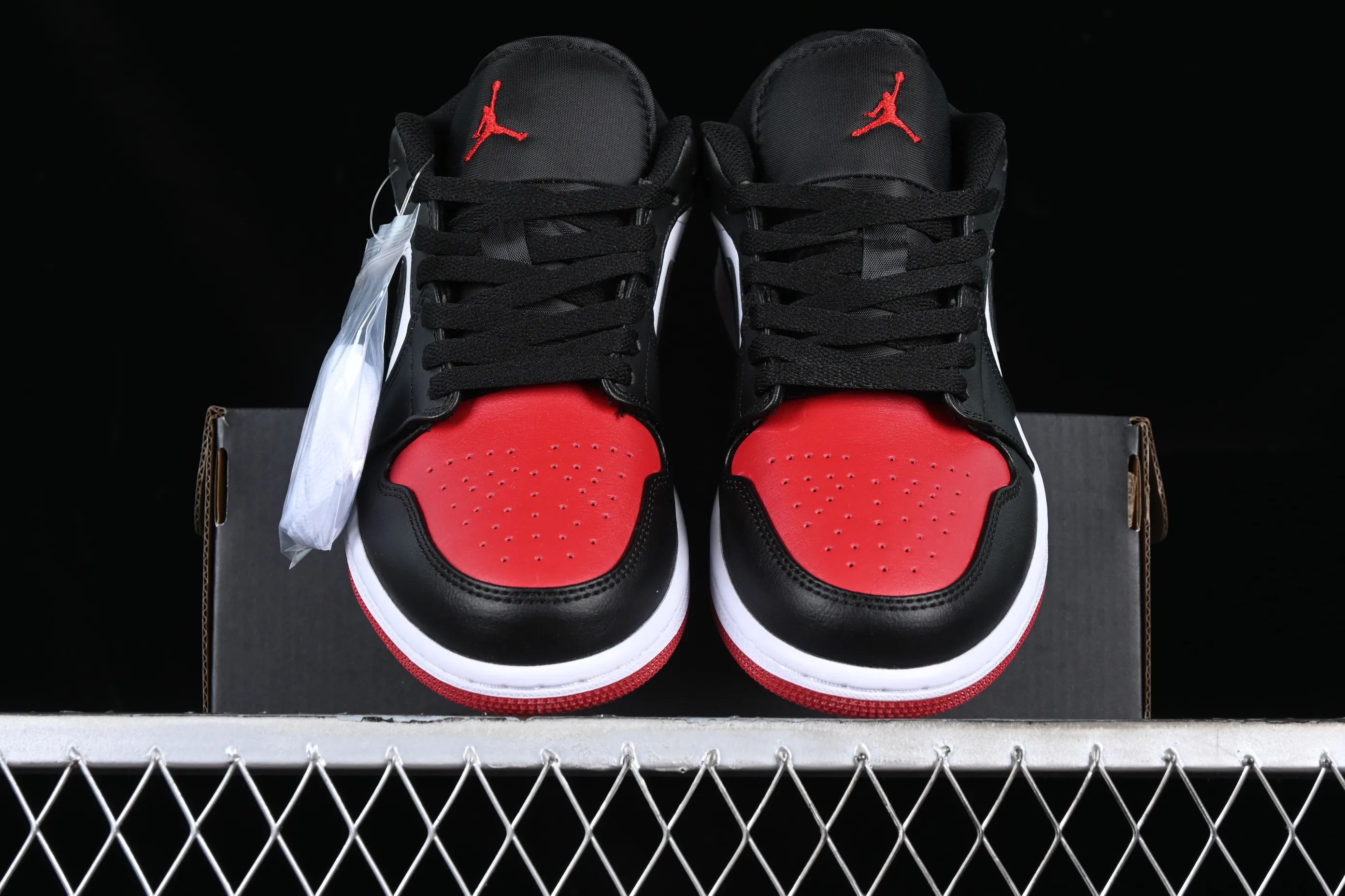 All categories Air Jordan Jordan series basketball shoes Air Jordan 1 Low Z version Air Jordan 1 Low SE "Bred Toe" AJ1 Joe 1 black and red low-top cultural casual sneakers 553558-161